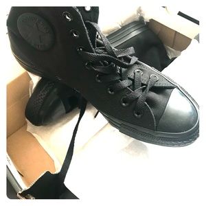 BLACK CONVERSE UNISEX... BRAND NEW W/BOX